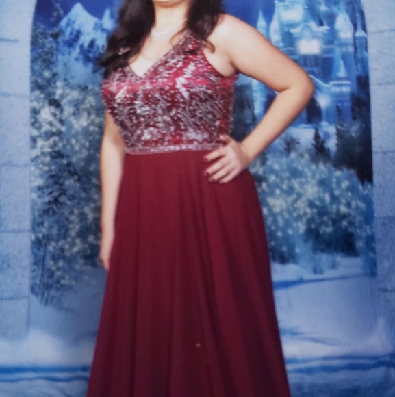 Prom dress - Picture 1 of 3